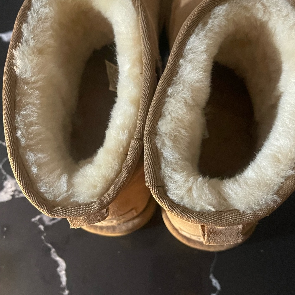 UGG Chestnut Shearling Boots - Picture 5 of 5